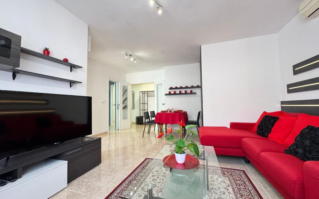 Квартира 103 кв.м у моря з 3 спальнями та терасою