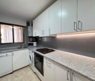 Квартира 103 кв.м у моря з 3 спальнями та терасою