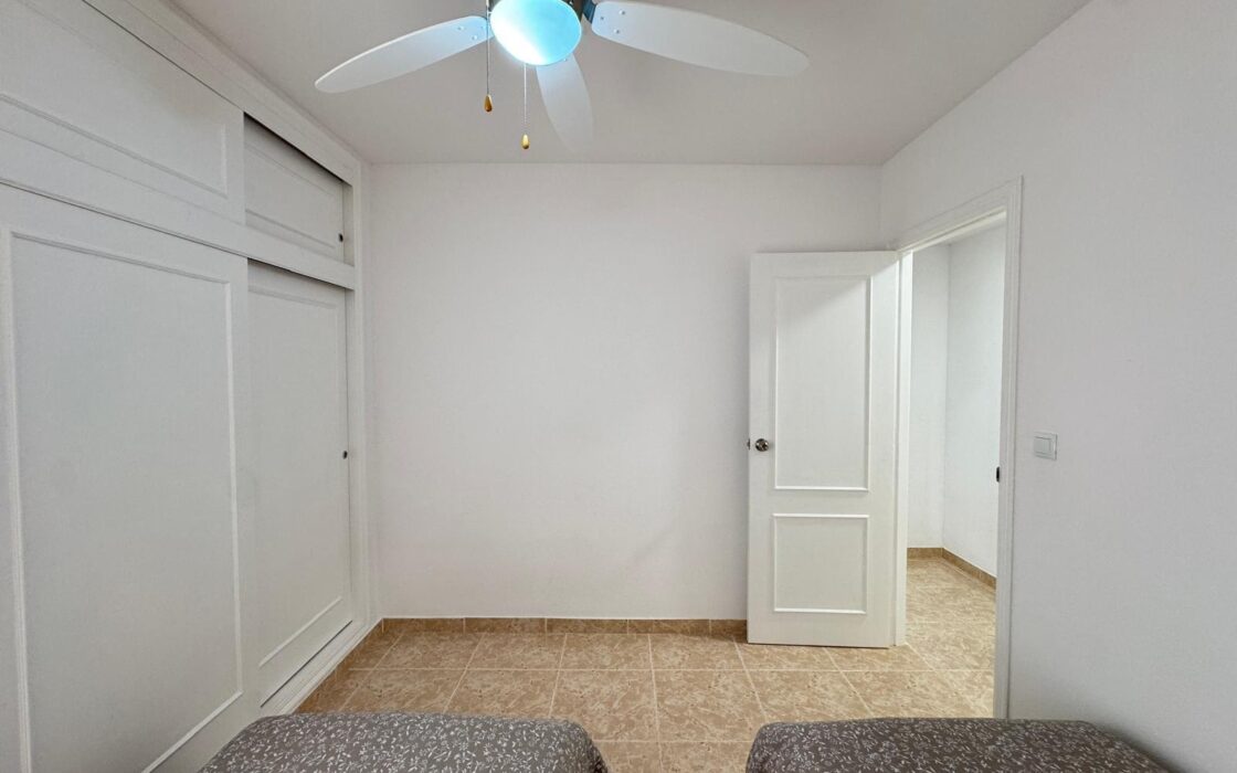 Квартира 103 кв.м у моря з 3 спальнями та терасою