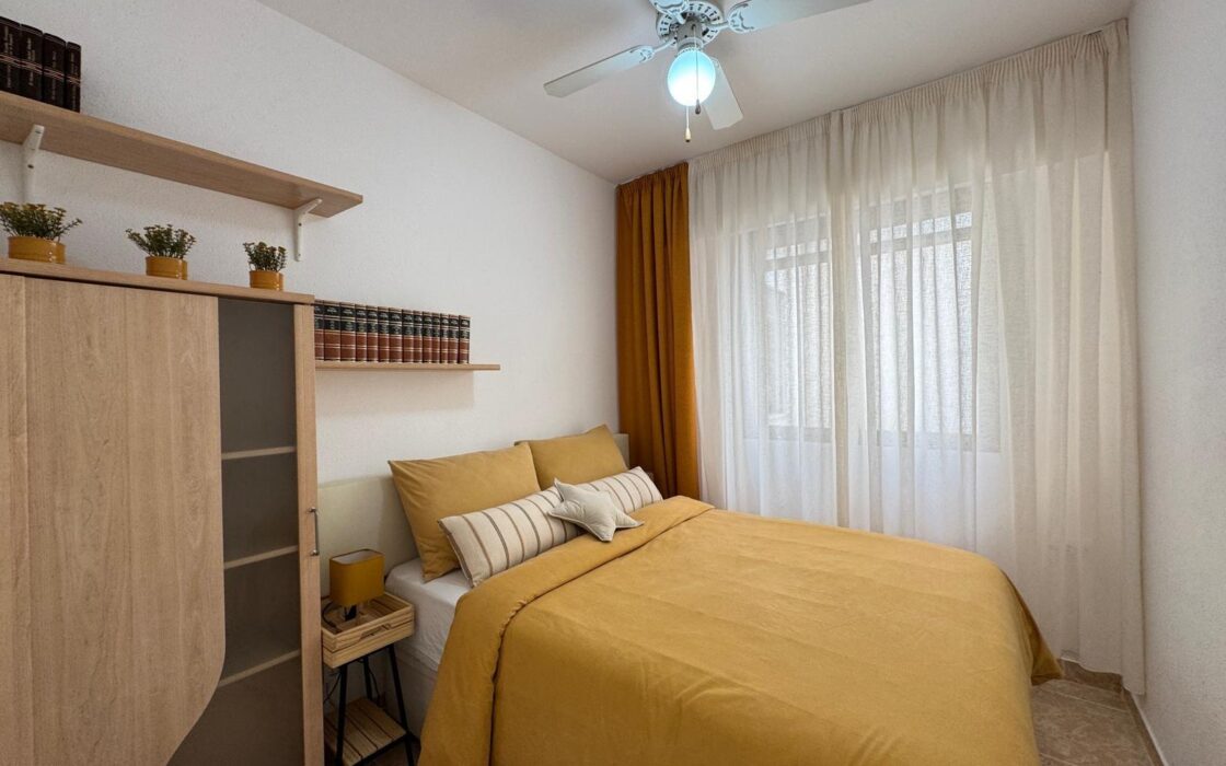 Квартира 103 кв.м у моря з 3 спальнями та терасою