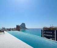 Нові апартаменти в Кальпе 3 кімнати з терасою та басейном