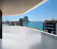 Нові апартаменти в Кальпе 3 кімнати з терасою та басейном