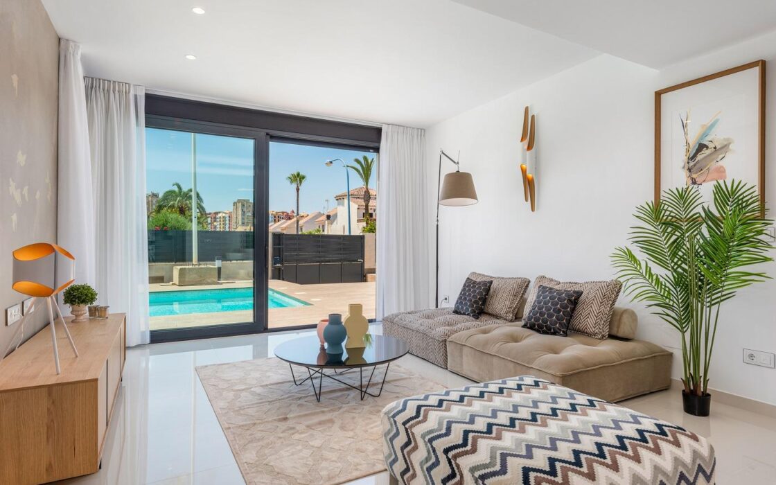 Вилла в Картахене у моря с террасой и бассейном 130 кв.м