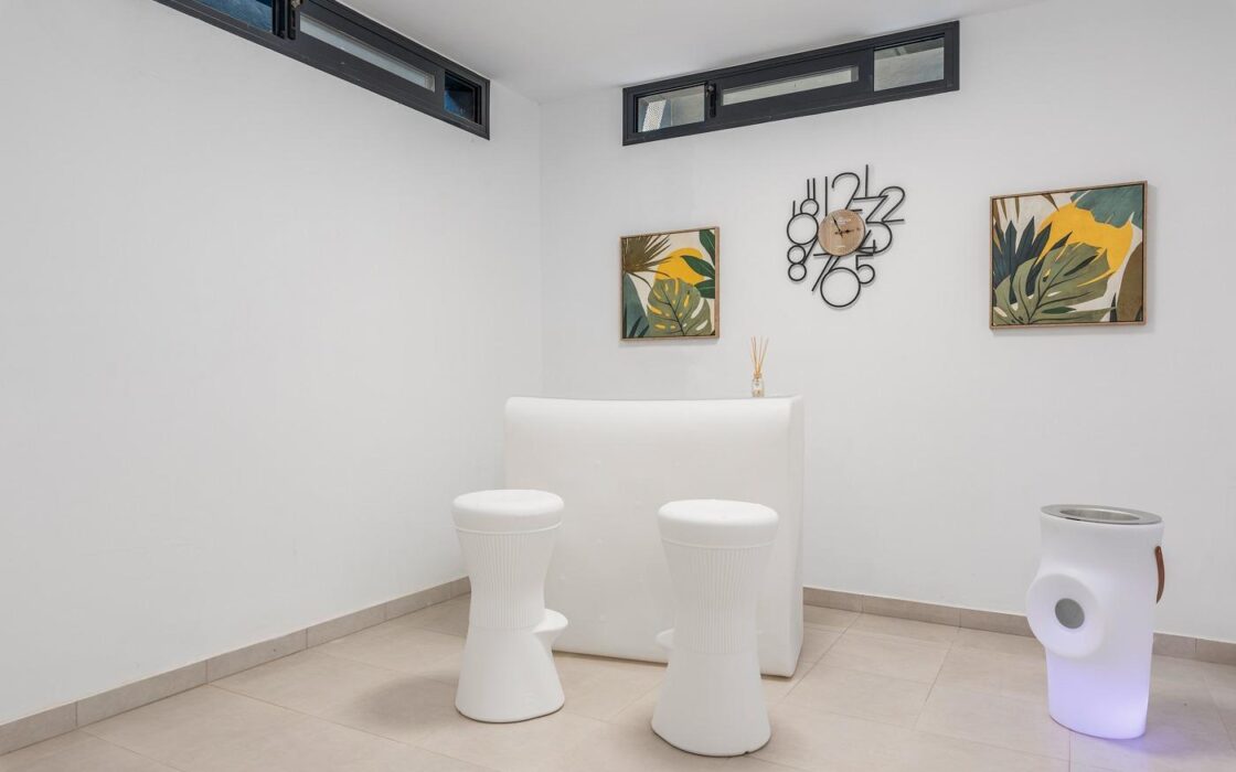 Вилла в Картахене у моря с террасой и бассейном 130 кв.м