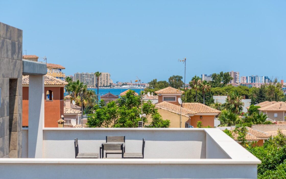 Вилла в Картахене у моря с террасой и бассейном 130 кв.м