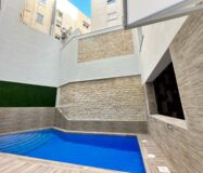 Пентхаус з терасою та трьома спальнями в Аліканте