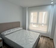 Пентхаус з терасою та трьома спальнями в Аліканте