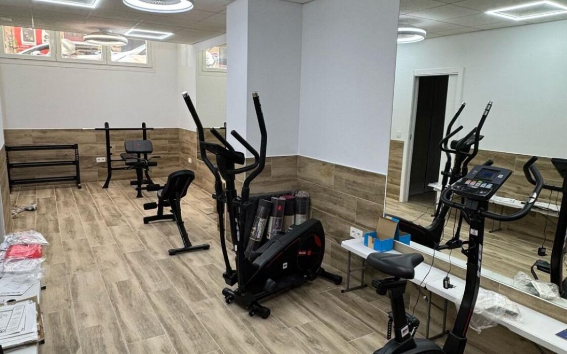 Пентхаус з терасою та трьома спальнями в Аліканте