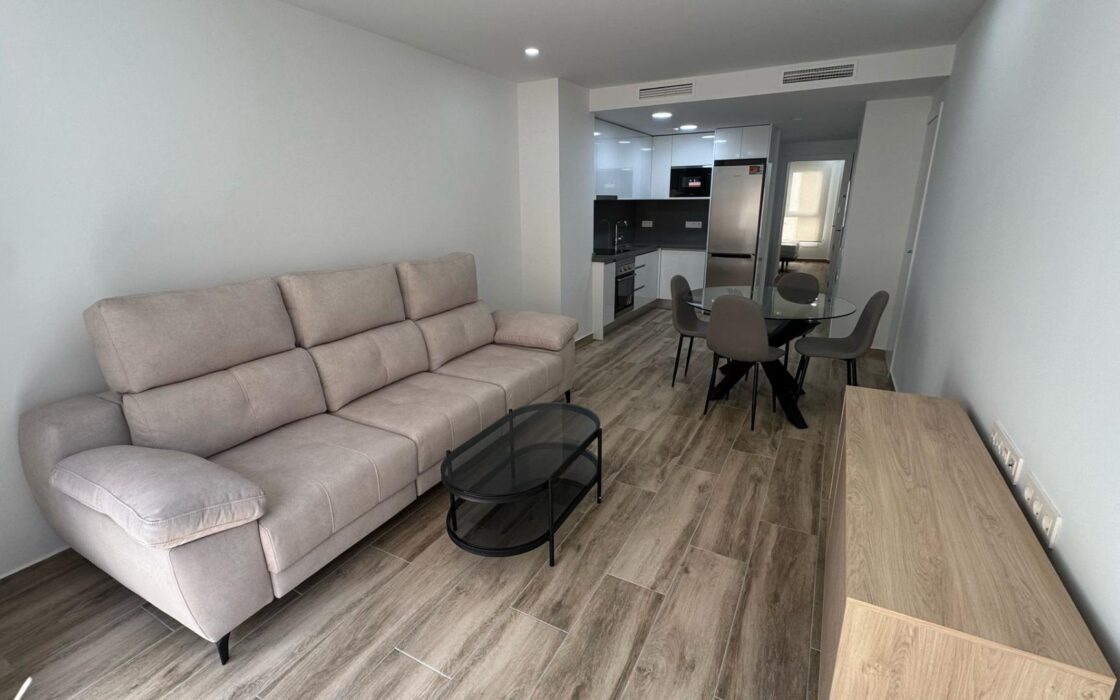 Пентхаус з терасою та трьома спальнями в Аліканте