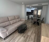 Пентхаус з терасою та трьома спальнями в Аліканте