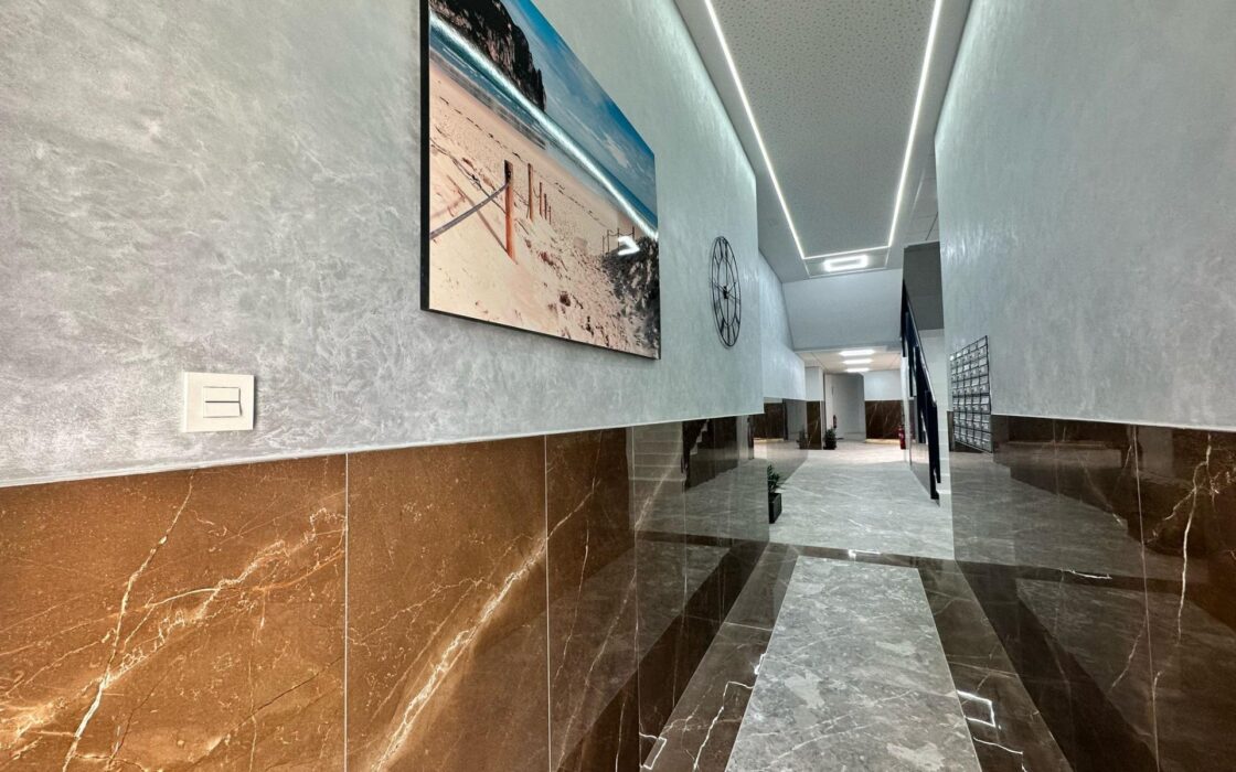 Пентхаус з терасою та трьома спальнями в Аліканте