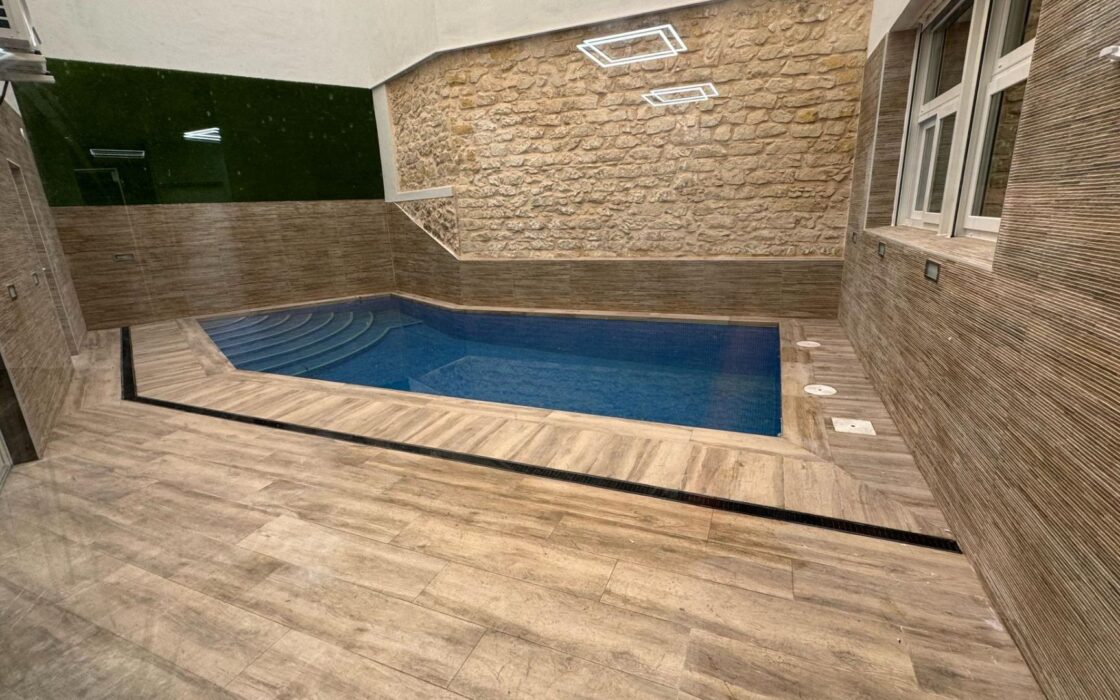 Пентхаус з терасою та трьома спальнями в Аліканте