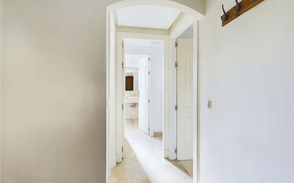 Квартира з 2 спальнями біля моря в Естепоні, 74 кв.м.