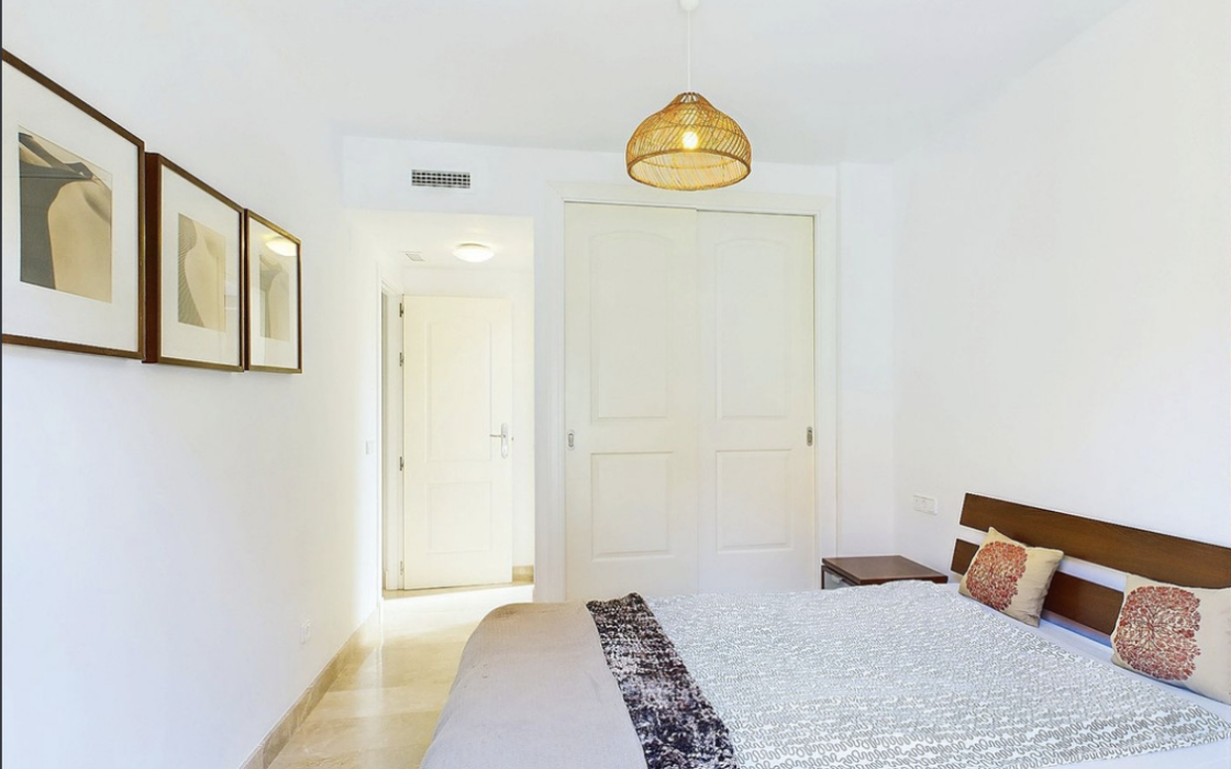 Квартира з 2 спальнями біля моря в Естепоні, 74 кв.м.