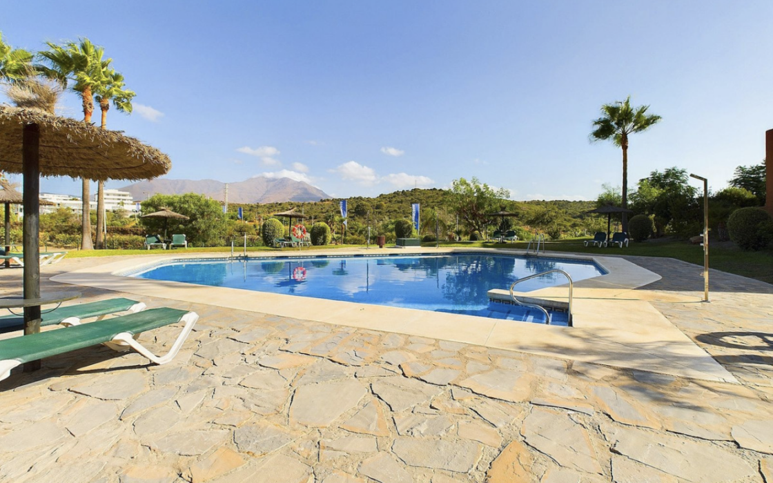 Квартира з 2 спальнями біля моря в Естепоні, 74 кв.м.