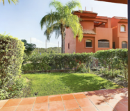 Квартира з 2 спальнями біля моря в Естепоні, 74 кв.м.