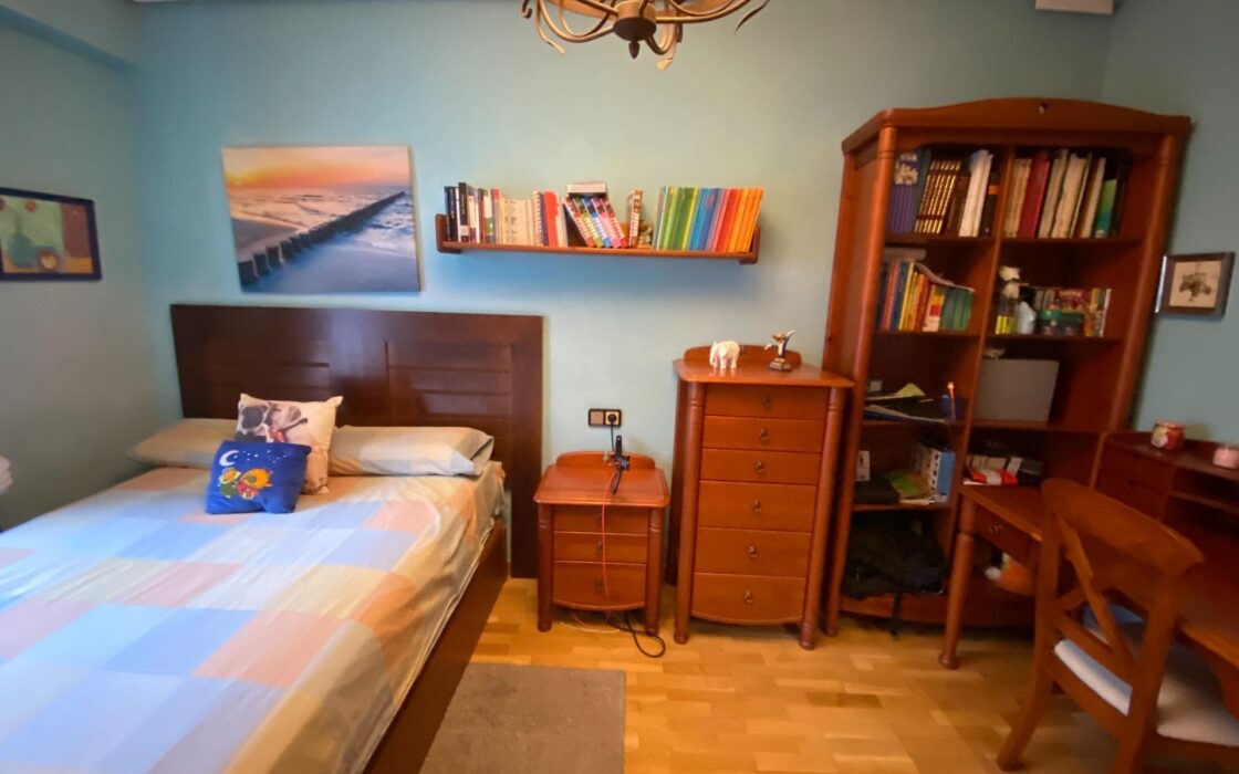 Апартаменти 196 кв.м в Аликанте, 500 м до моря