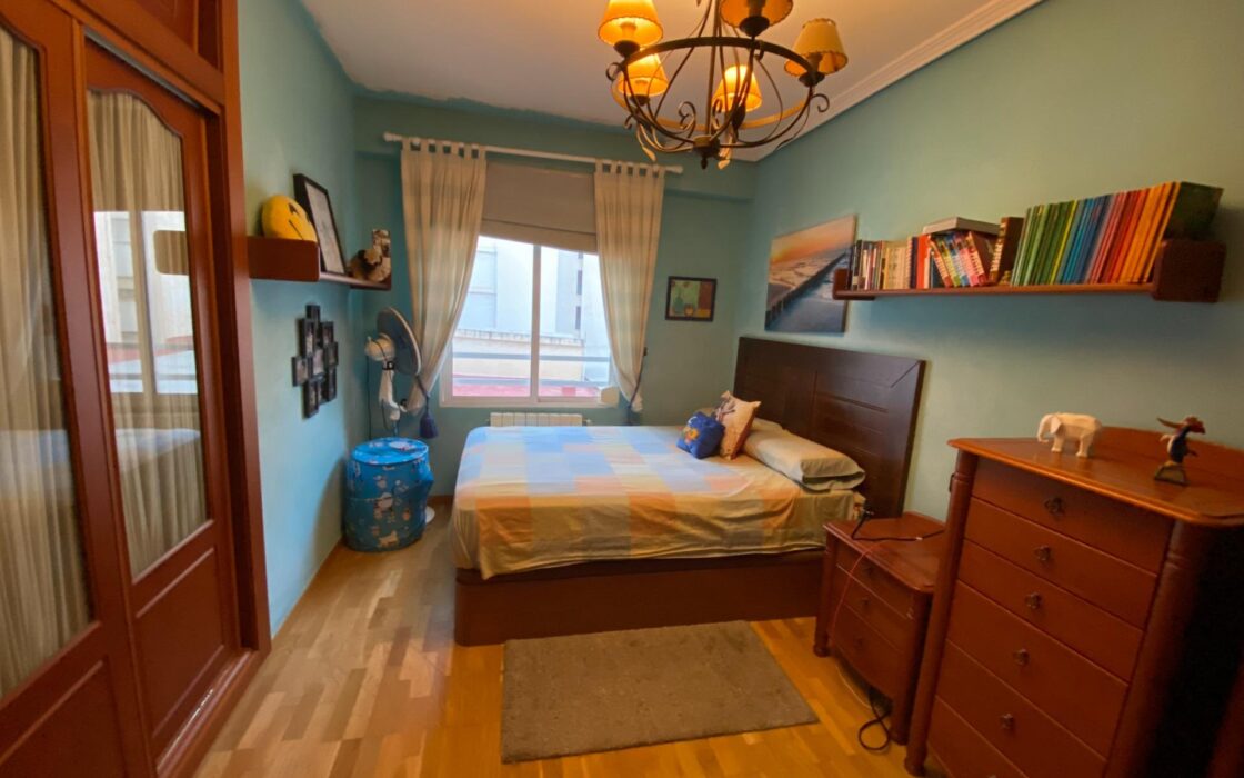 Апартаменти 196 кв.м в Аликанте, 500 м до моря