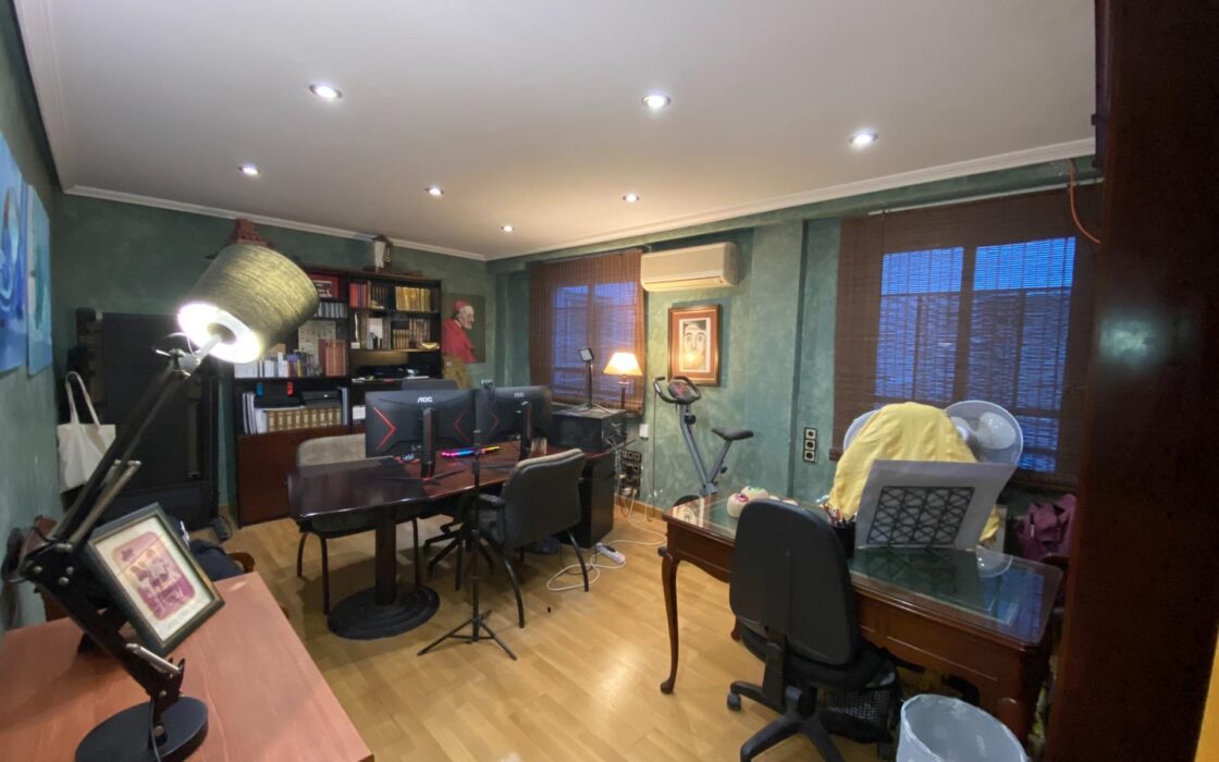 Апартаменти 196 кв.м в Аликанте, 500 м до моря