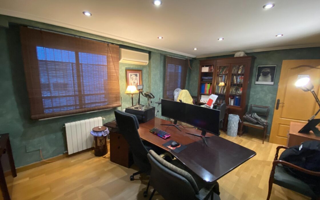 Апартаменти 196 кв.м в Аликанте, 500 м до моря