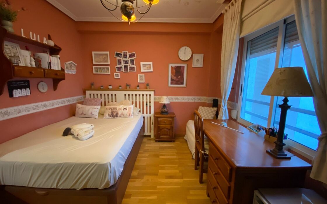 Апартаменти 196 кв.м в Аликанте, 500 м до моря