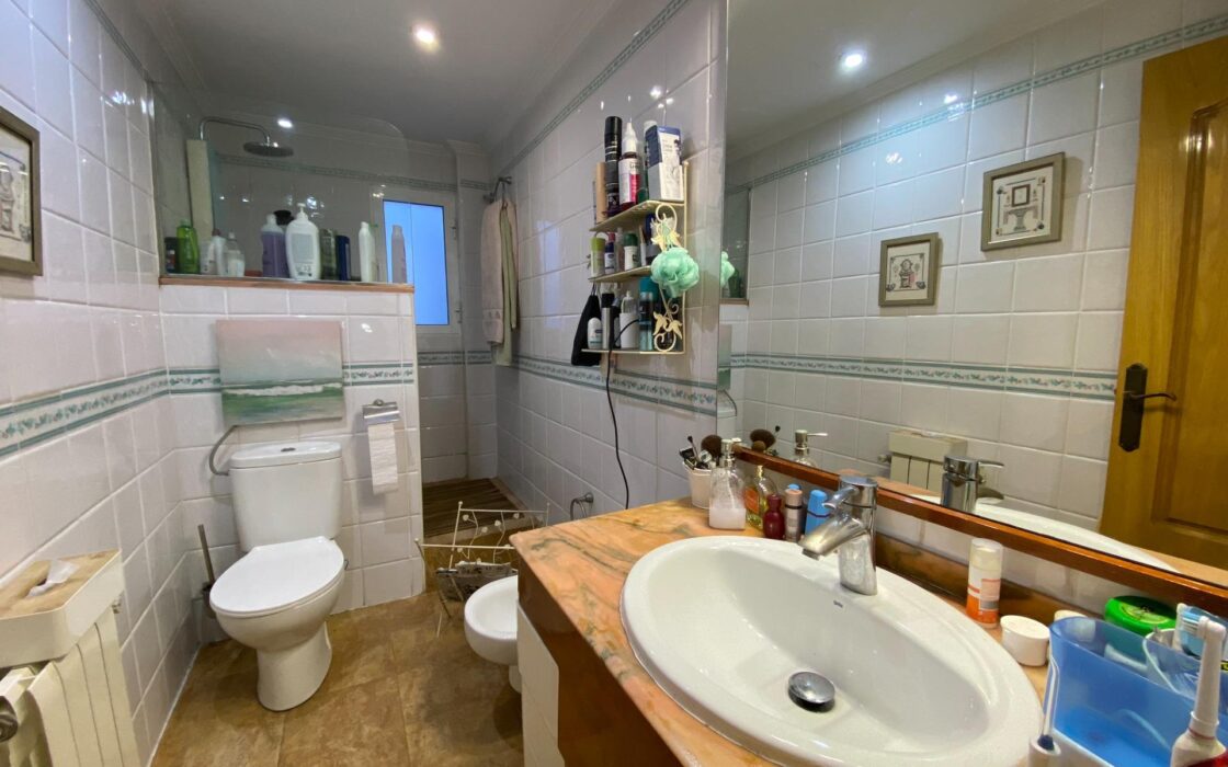 Апартаменти 196 кв.м в Аликанте, 500 м до моря