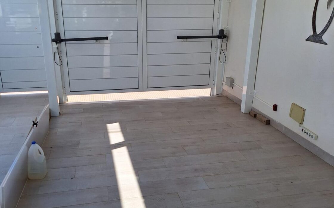 Просторная вилла в Ла Сиесте с бассейном и террасой 130 кв.м