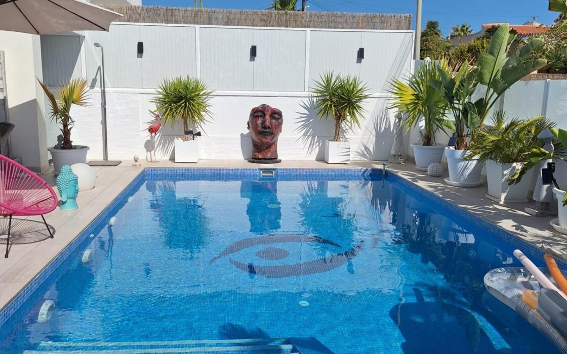 Просторная вилла в Ла Сиесте с бассейном и террасой 130 кв.м