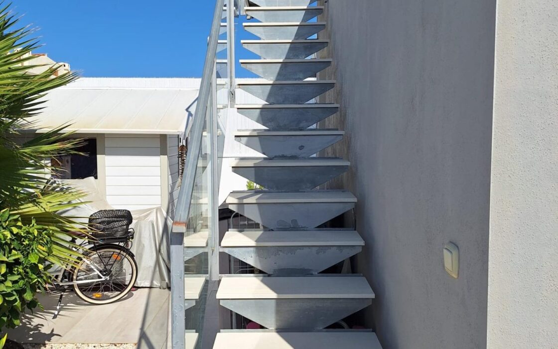 Просторная вилла в Ла Сиесте с бассейном и террасой 130 кв.м