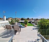 Просторная вилла в Ла Сиесте с бассейном и террасой 130 кв.м