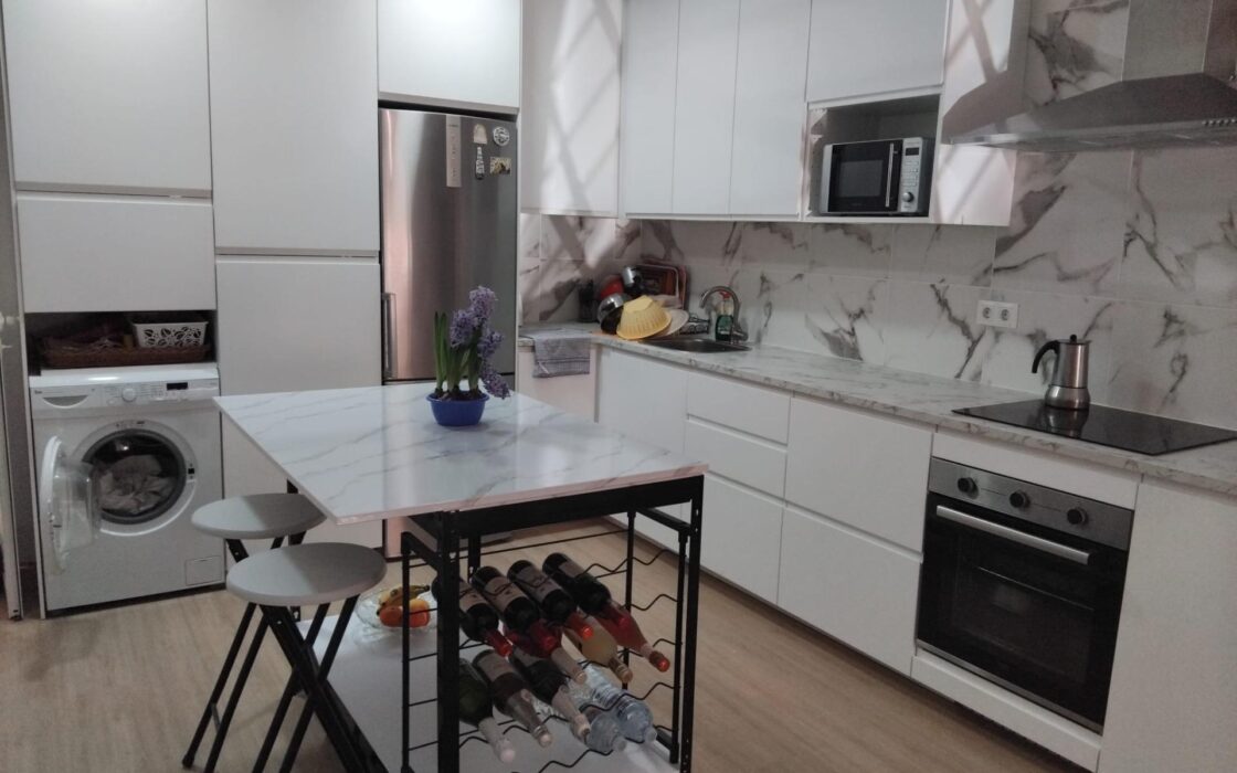 Квартира 2 спальни в центре Вильяхойосы, 1 км від пляжу