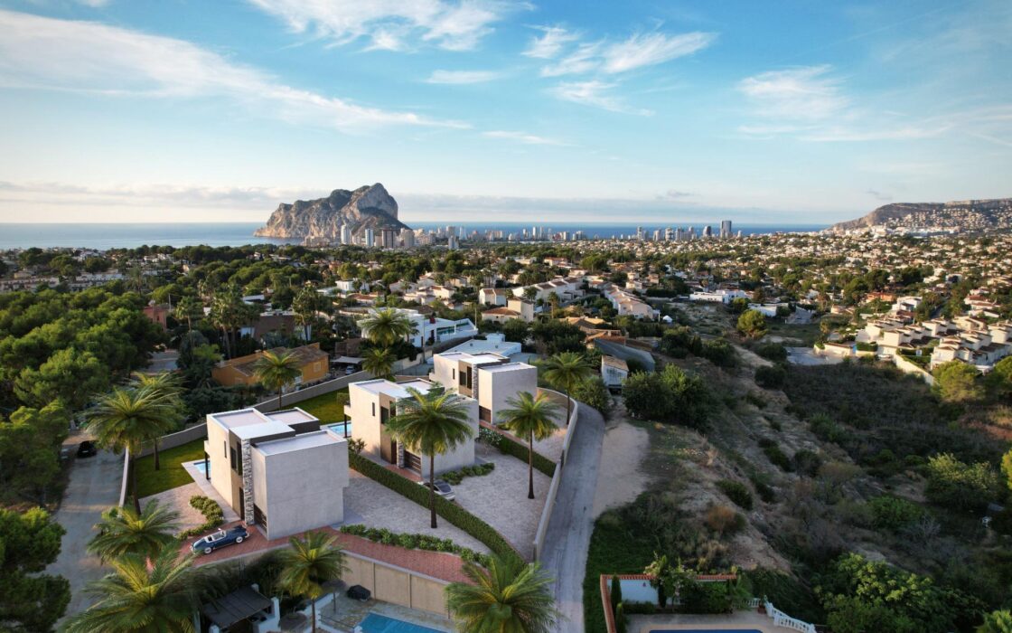 Вілли з басейном у Кальпе, 3 спальні, вид на море