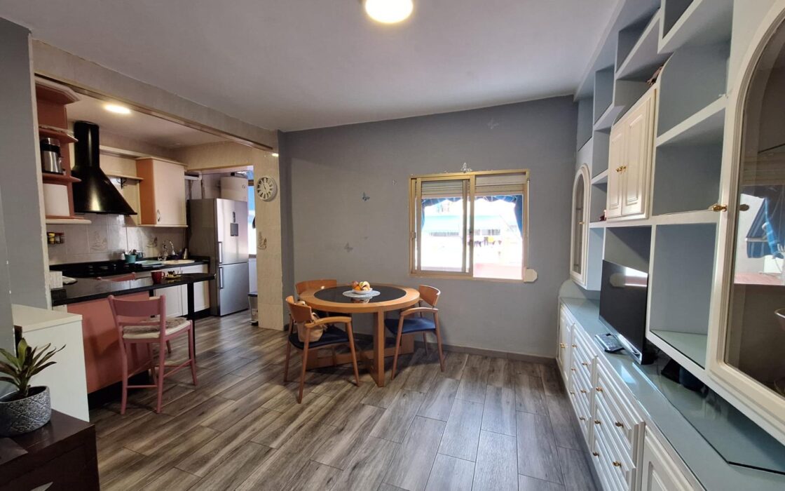 Апартаменты 89 кв.м с террасой в Аликанте 2 спальни