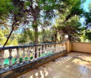 Вілла біля моря в Лас Ротас з садом та терасами 200 кв.м