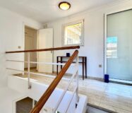 Вілла біля моря в Лас Ротас з садом та терасами 200 кв.м