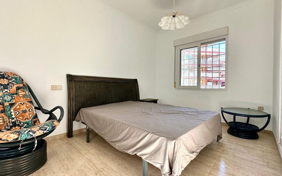 Вілла біля моря в Лас Ротас з садом та терасами 200 кв.м