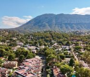 Вілла біля моря в Лас Ротас з садом та терасами 200 кв.м