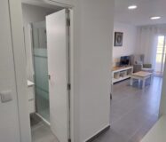 Квартира с 2 спальнями в Пунта Прима у моря с террасой