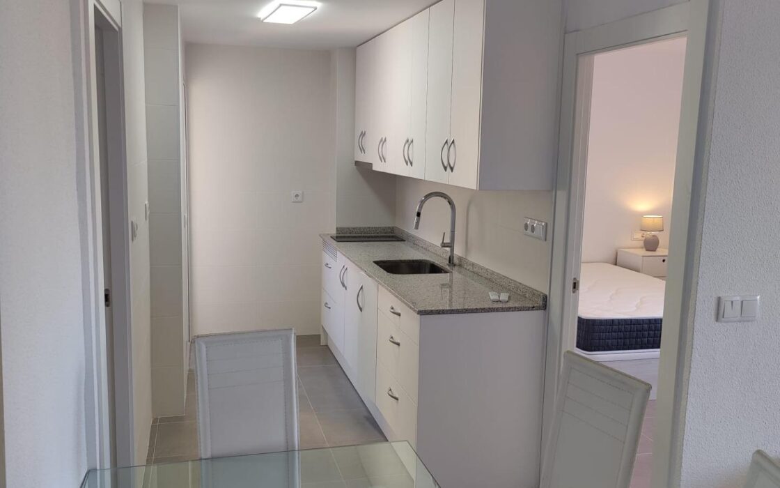 Квартира с 2 спальнями в Пунта Прима у моря с террасой