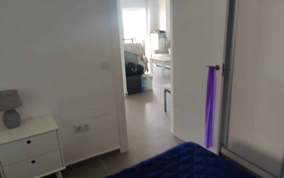 Квартира с 2 спальнями в Пунта Прима у моря с террасой