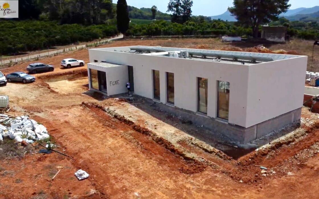 Дом в Alzira 400 кв.м, 4 комнаты, новый у моря