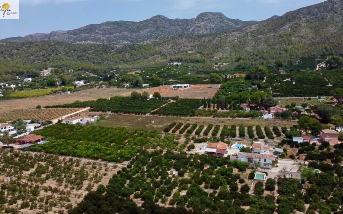 Дом в Alzira 400 кв.м, 4 комнаты, новый у моря