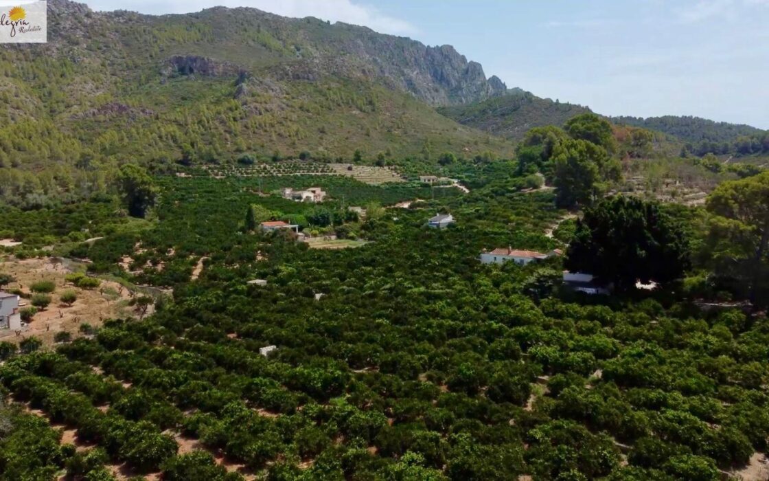 Дом в Alzira 400 кв.м, 4 комнаты, новый у моря