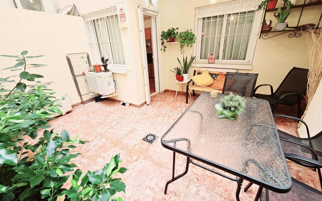 Апартаменты в Торревьехе 46 кв.м, 600 м до моря