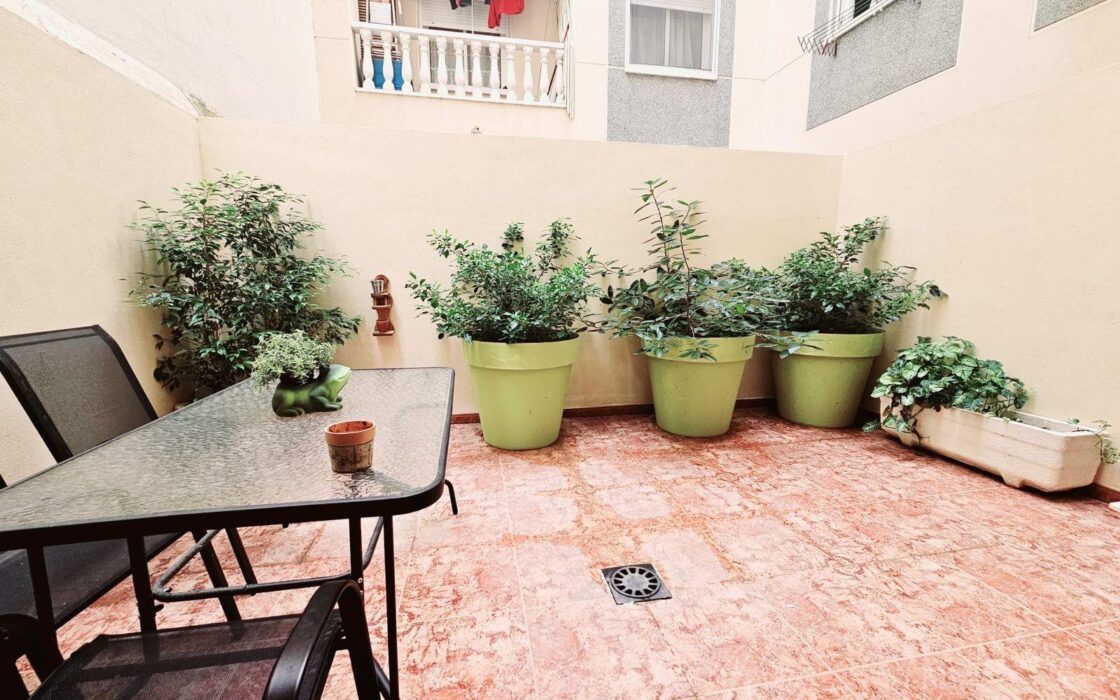 Апартаменты в Торревьехе 46 кв.м, 600 м до моря