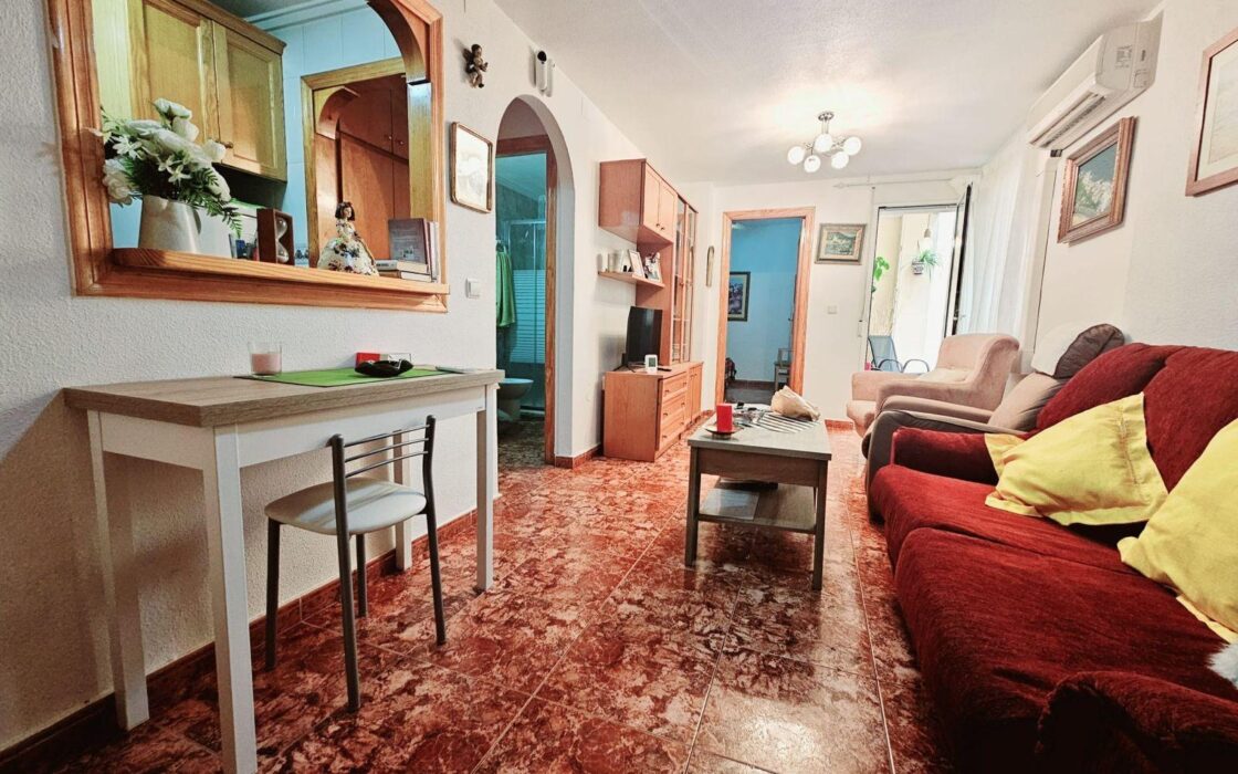 Апартаменты в Торревьехе 46 кв.м, 600 м до моря