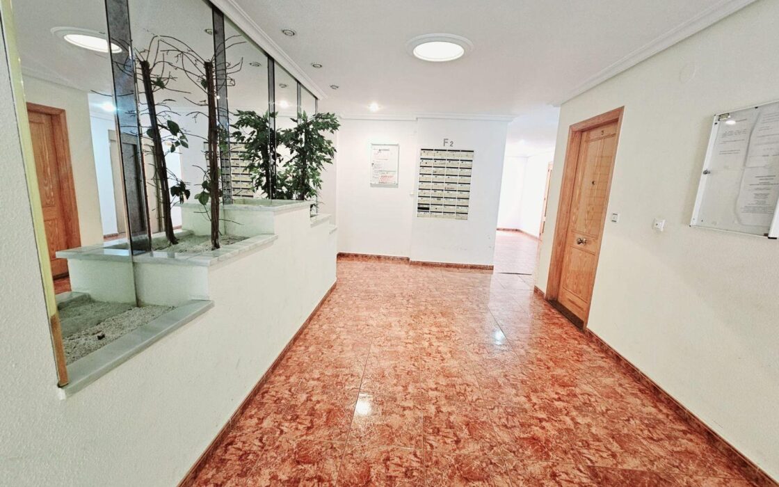 Апартаменты в Торревьехе 46 кв.м, 600 м до моря