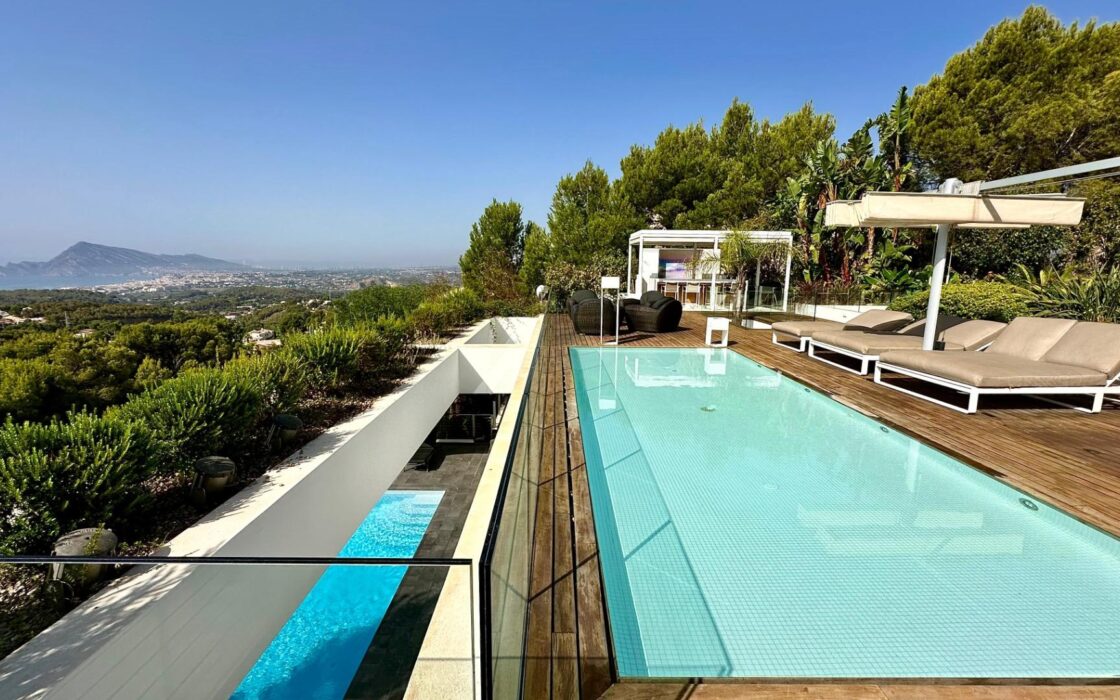 Розкішна вілла в Альтеа з терасою та панорамними видами