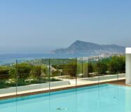 Розкішна вілла в Альтеа з терасою та панорамними видами