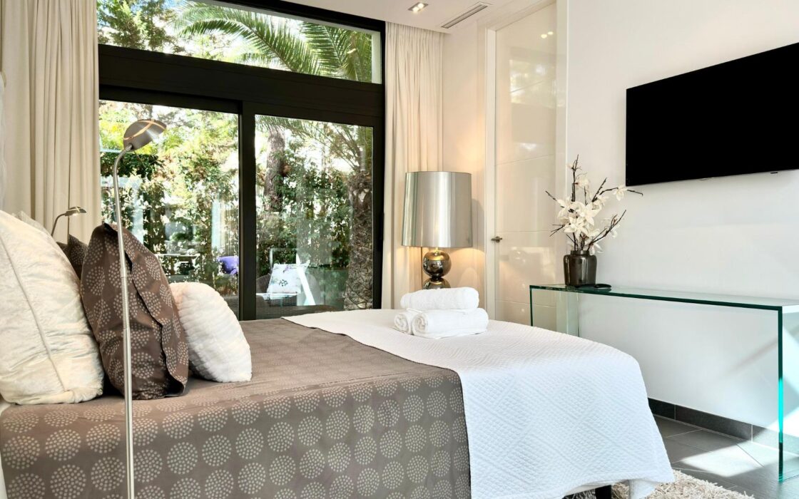 Розкішна вілла в Альтеа з терасою та панорамними видами